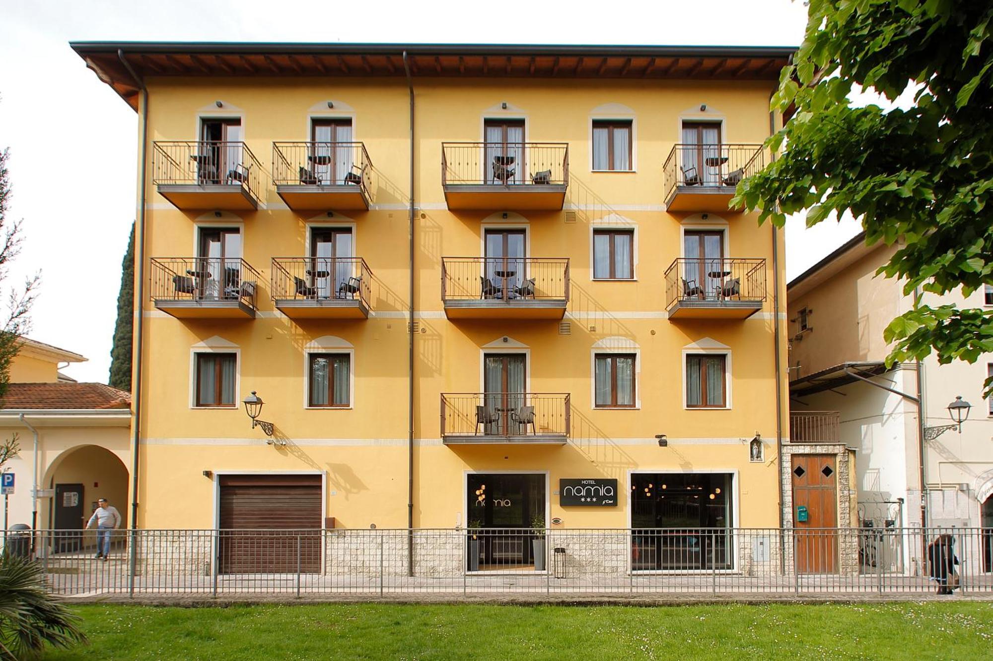 Hotel Namia By Dori Bardolino Exterior foto
